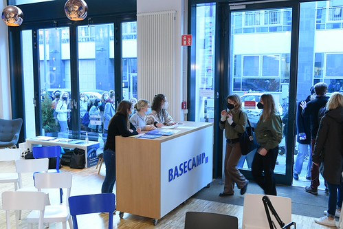 Foto 10 von 121: BASECAMP Themenwoche: „WAKE UP!“ Cybermobbing Workshop (29.10.2021)