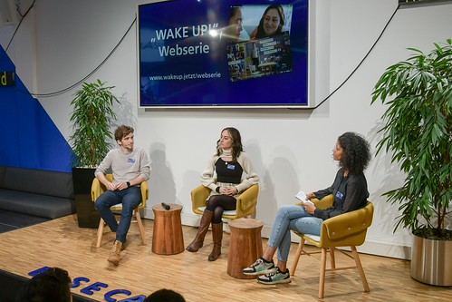 Foto 28 von 121: BASECAMP Themenwoche: „WAKE UP!“ Cybermobbing Workshop (29.10.2021)