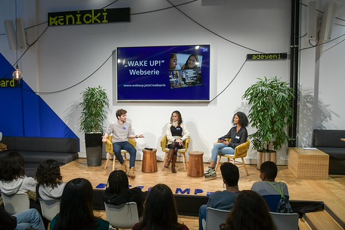 Foto 55 von 121: BASECAMP Themenwoche: „WAKE UP!“ Cybermobbing Workshop (29.10.2021)