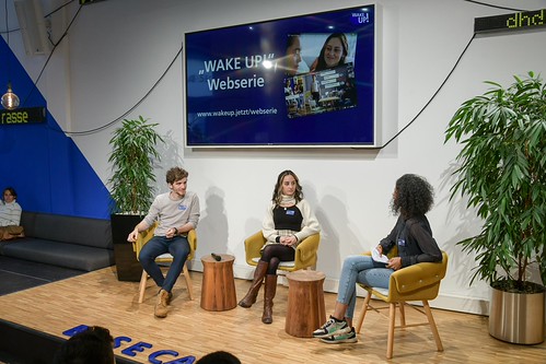 Foto 29 von 121: BASECAMP Themenwoche: „WAKE UP!“ Cybermobbing Workshop (29.10.2021)