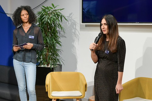 Foto 25 von 121: BASECAMP Themenwoche: „WAKE UP!“ Cybermobbing Workshop (29.10.2021)