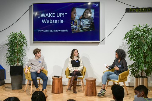 Foto 34 von 121: BASECAMP Themenwoche: „WAKE UP!“ Cybermobbing Workshop (29.10.2021)