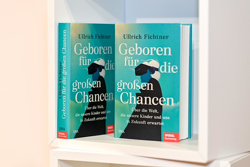 Foto 13 von 42: BASECAMP Trend2Go!: Buchvorstellung mit Ullrich Fichtner (15.02.2024)