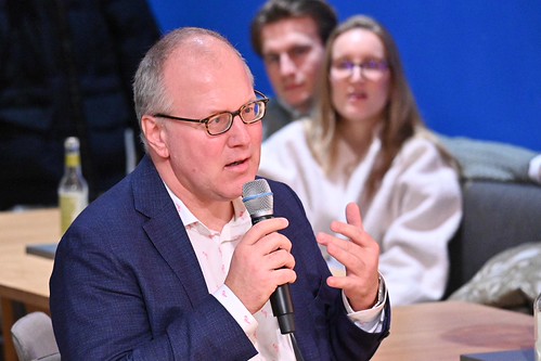 Foto 37 von 42: BASECAMP Trend2Go!: Buchvorstellung mit Ullrich Fichtner (15.02.2024)