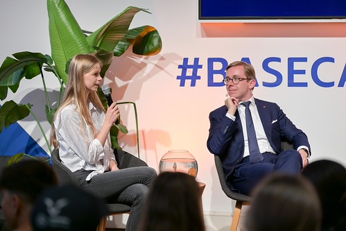 Foto 49 von 51: BASECAMP FishBowl: Jugenddialog 2.0 über den Einfluss von TikTok, Instagram & Co. auf unsere Demokratie (10.09.2024)