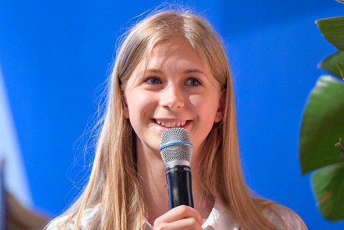 Foto 50 von 51: BASECAMP FishBowl: Jugenddialog 2.0 über den Einfluss von TikTok, Instagram & Co. auf unsere Demokratie (10.09.2024)