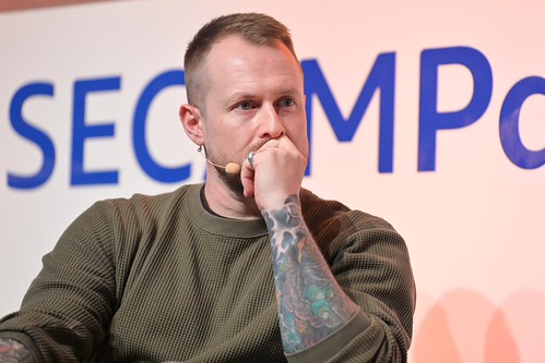 Foto 39 von 51: BASECAMP FishBowl: Jugenddialog 2.0 über den Einfluss von TikTok, Instagram & Co. auf unsere Demokratie (10.09.2024)