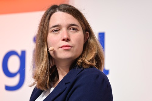 Foto 38 von 51: BASECAMP FishBowl: Jugenddialog 2.0 über den Einfluss von TikTok, Instagram & Co. auf unsere Demokratie (10.09.2024)