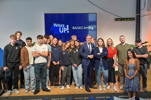 Foto 21 von 51: BASECAMP FishBowl: Jugenddialog 2.0 über den Einfluss von TikTok, Instagram & Co. auf unsere Demokratie (10.09.2024)