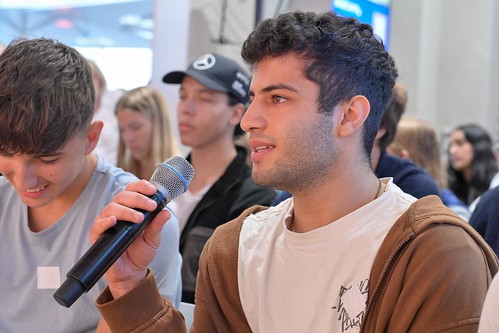 Foto 19 von 51: BASECAMP FishBowl: Jugenddialog 2.0 über den Einfluss von TikTok, Instagram & Co. auf unsere Demokratie (10.09.2024)