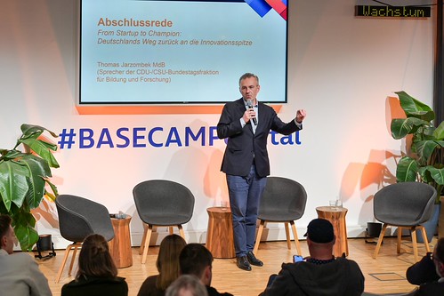 Foto 71 von 114: VDA Startup Synergy 2024: Startups made in Germany – Wie wettbewerbsfähig sind wir? (02.12.2024)