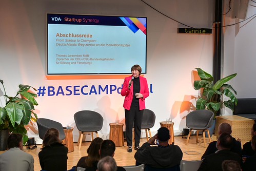 Foto 73 von 114: VDA Startup Synergy 2024: Startups made in Germany – Wie wettbewerbsfähig sind wir? (02.12.2024)