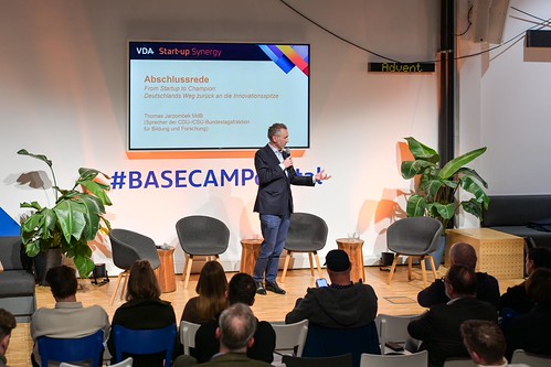 Foto 69 von 114: VDA Startup Synergy 2024: Startups made in Germany – Wie wettbewerbsfähig sind wir? (02.12.2024)
