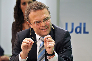 Bundesinnenminister Friedrich sieht keine Anzeichen für einen Cyber-War