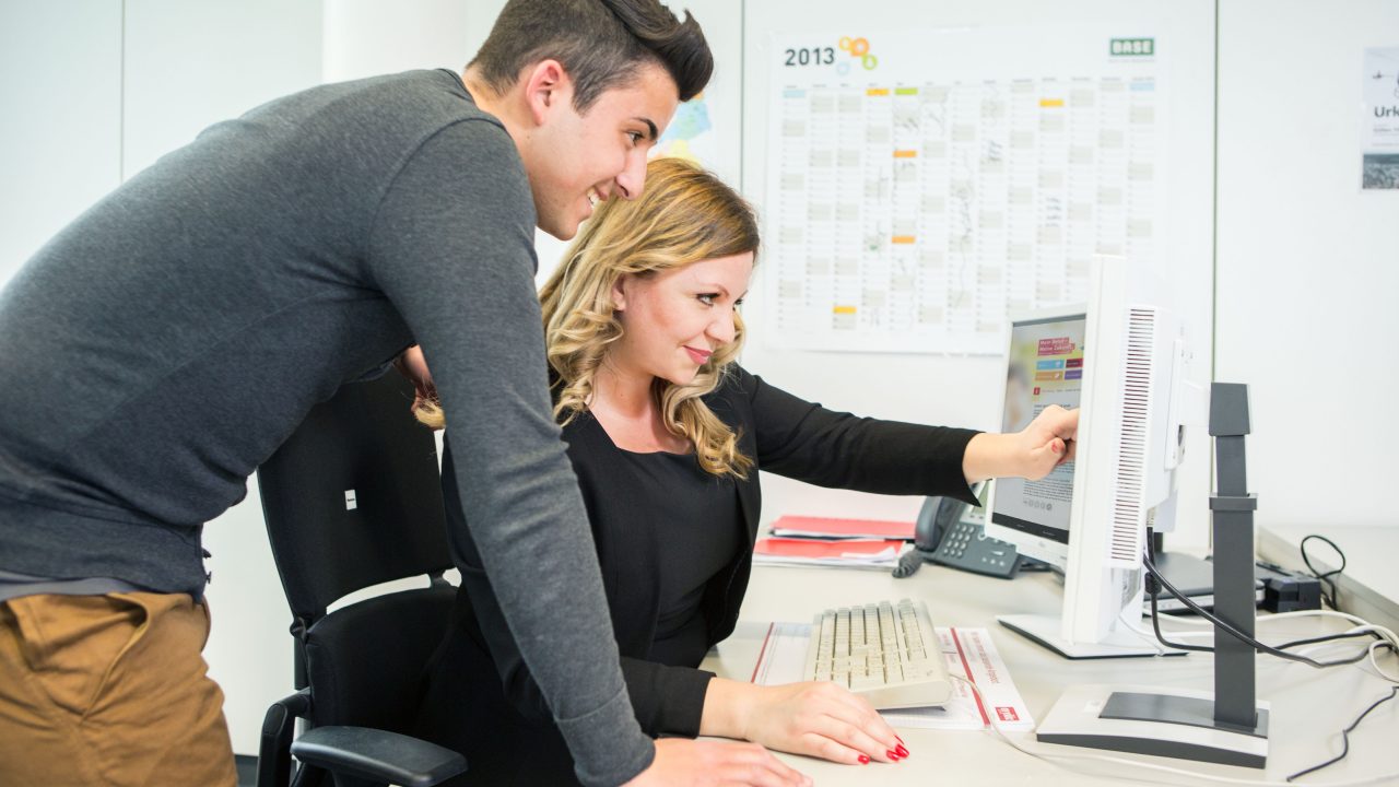 IM BERUF BEKOMMEN PRAKTIKANTEN ORIENTIERUNG