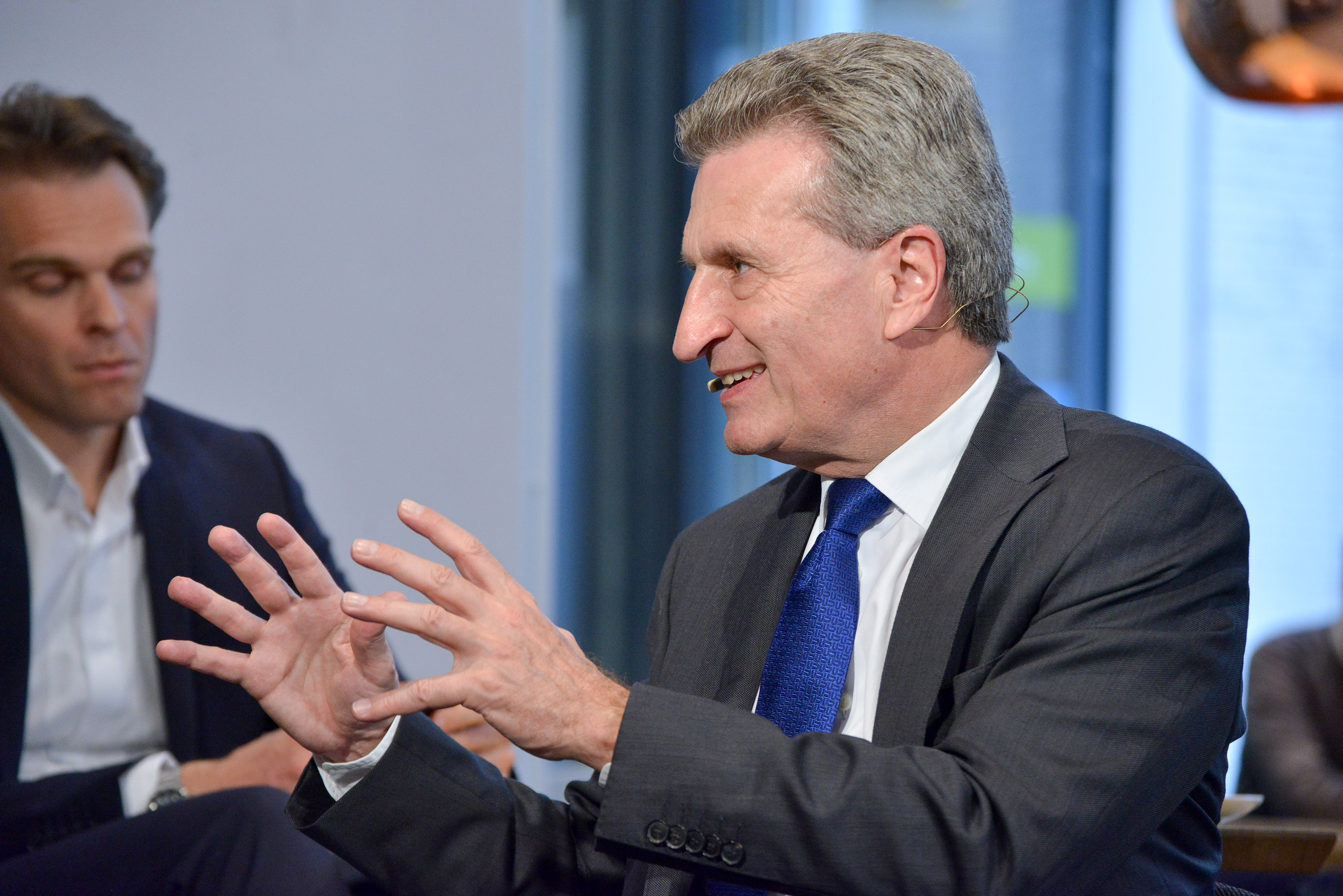 EU-Kommissar Günther Oettinger arbeitet am Digitalen Binnenmarkt