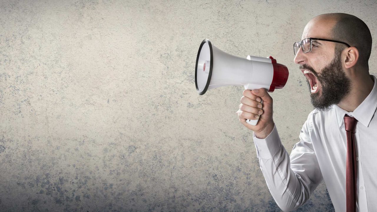 Mann Megafon Fotolia