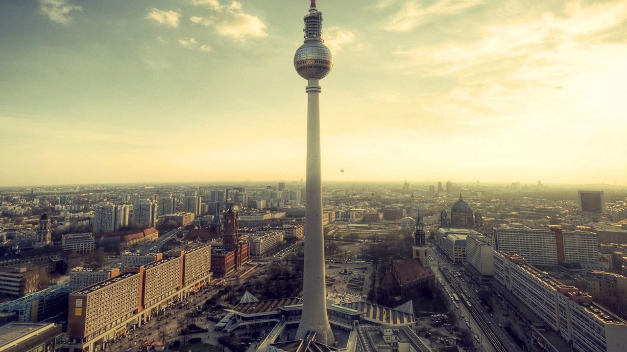 Skyline Berlin shutterstock