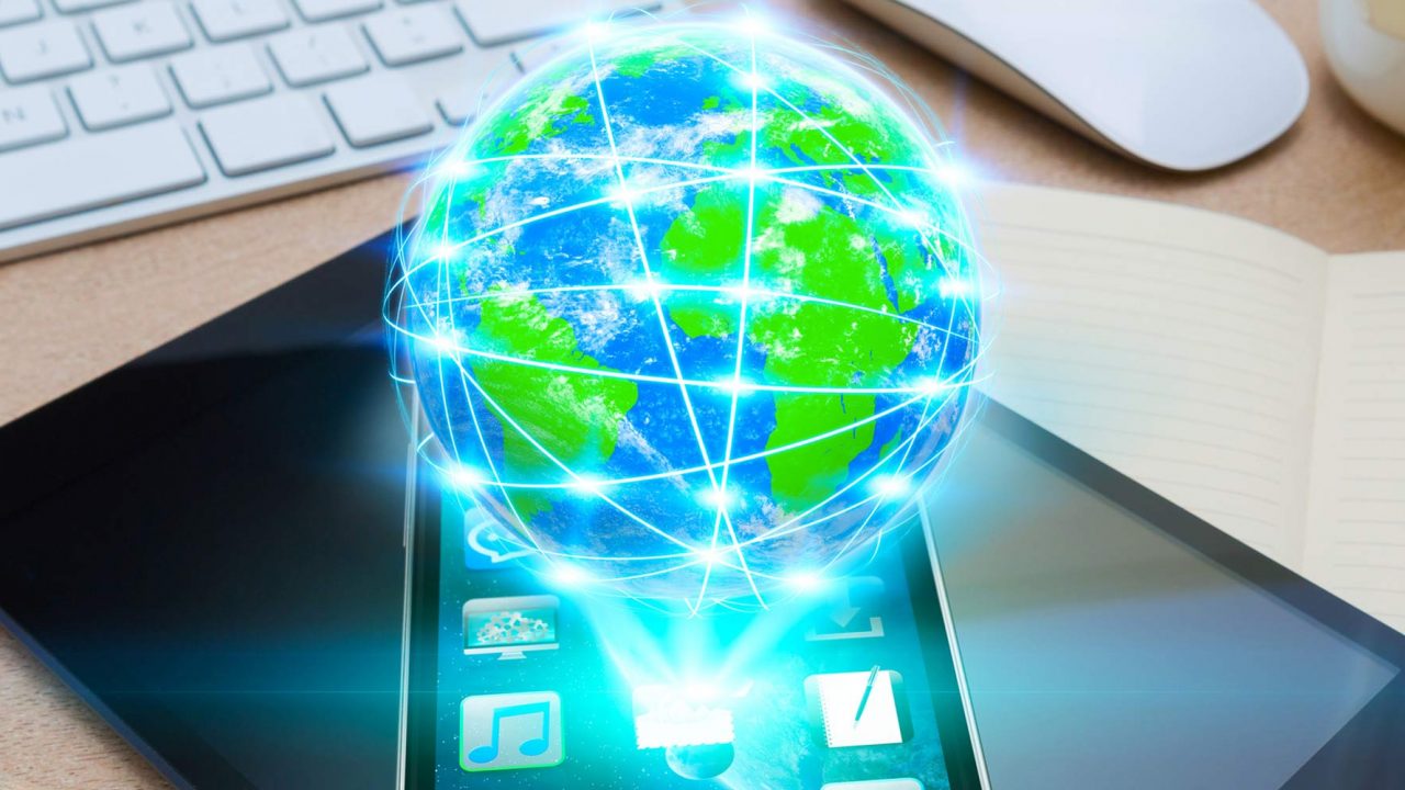 Smartphone Erde Vernetzung Fotolia