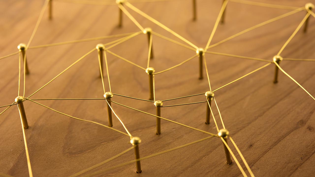 Vernetzung Faden shutterstock 335031278