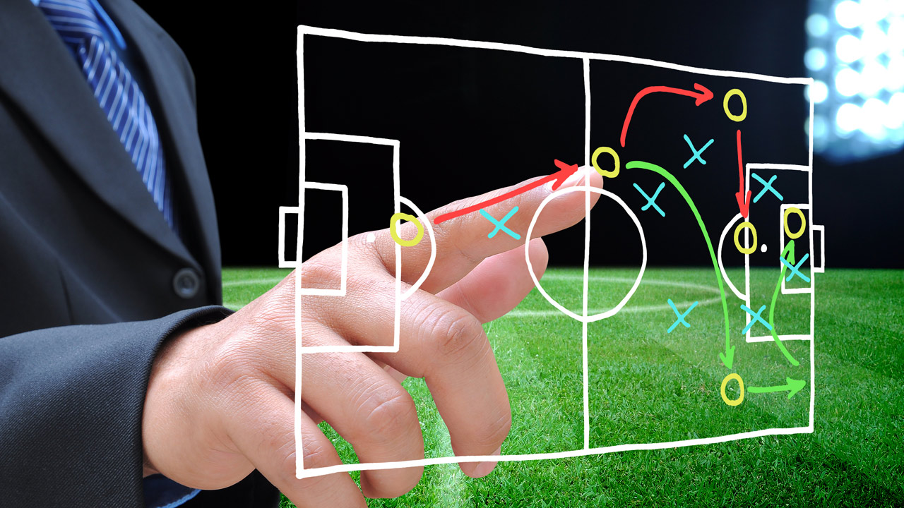 Fussball Spielfeld Analyse - shutterstock 221929120
