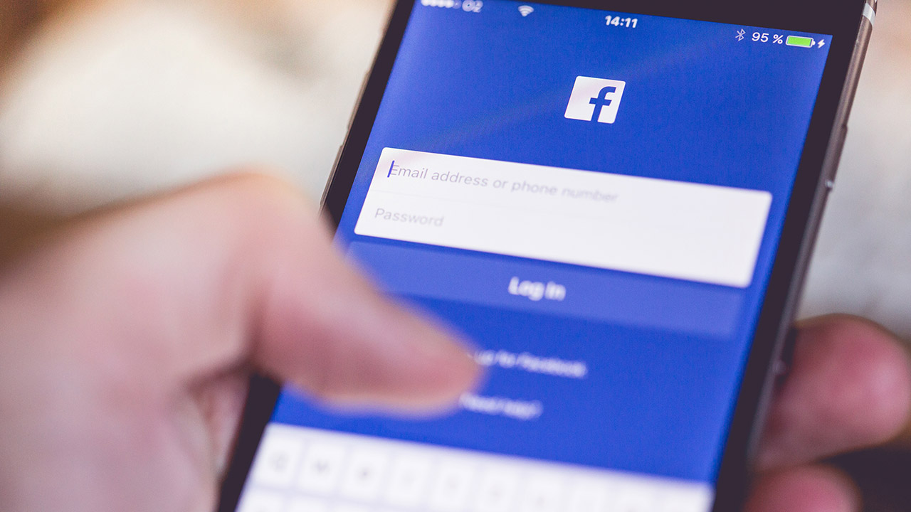 picjumbo Facebook App Smartphone