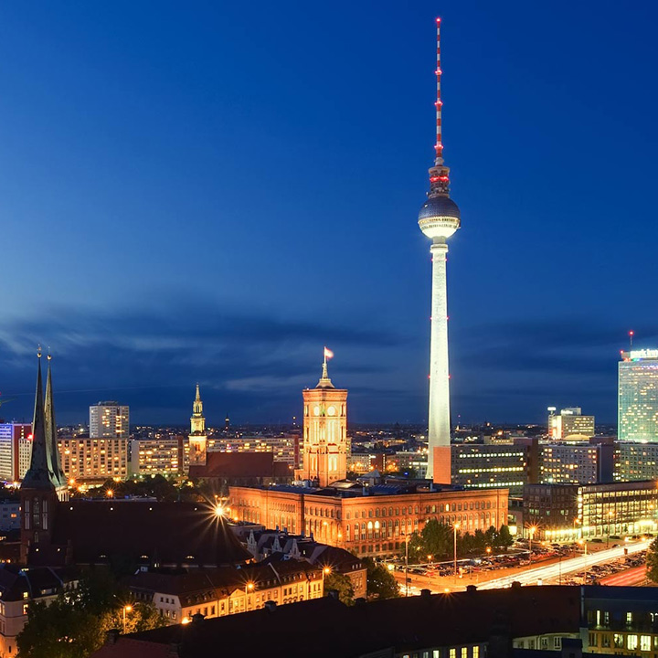 Berlin Nacht shutterstock