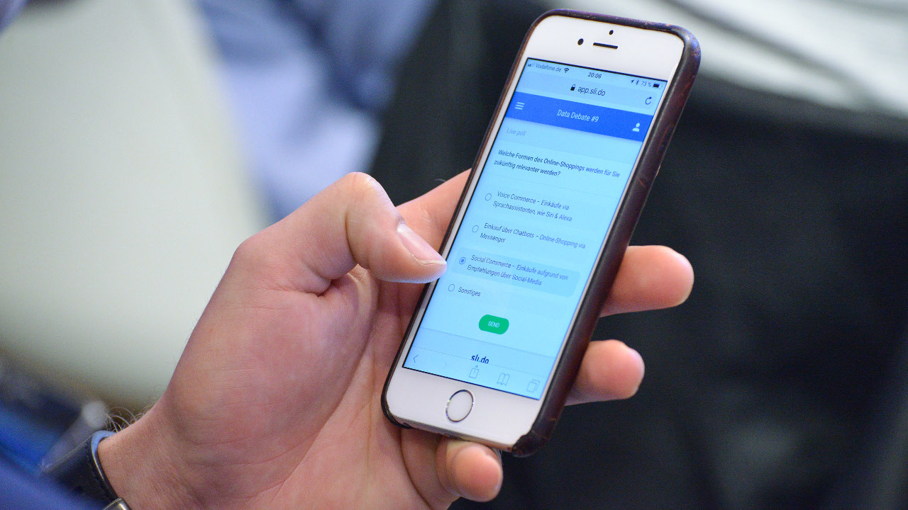 Tagesspiegel Data Debates: Abstimmung im Publikum. | Foto: Henrik Andree