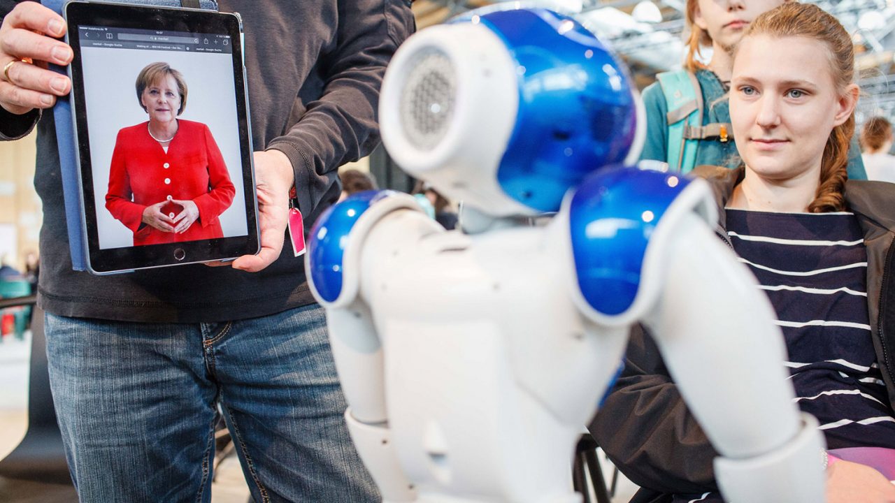 Robot-Merkel-1500x984