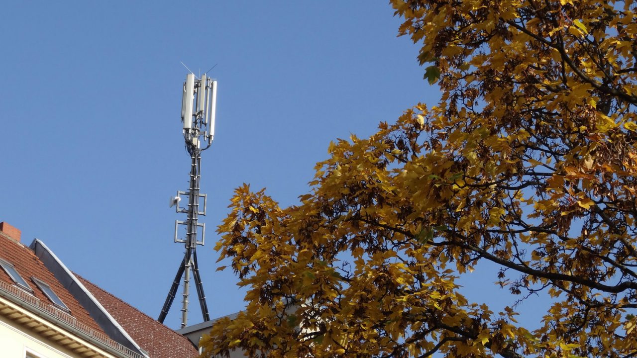 mobilfunk-dachantenne-1500x984