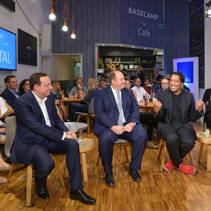 UdL Digital Talk - Cherno Jobatey mit Prof. Dr. Helge Braun, Markus Haas, Chris Boos