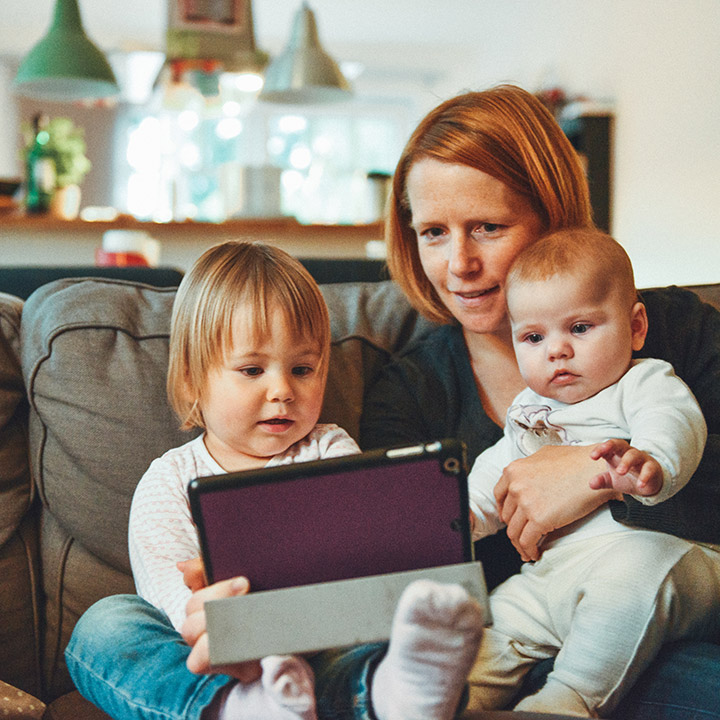 unsplash-alexander-dummer-150646-1280x720