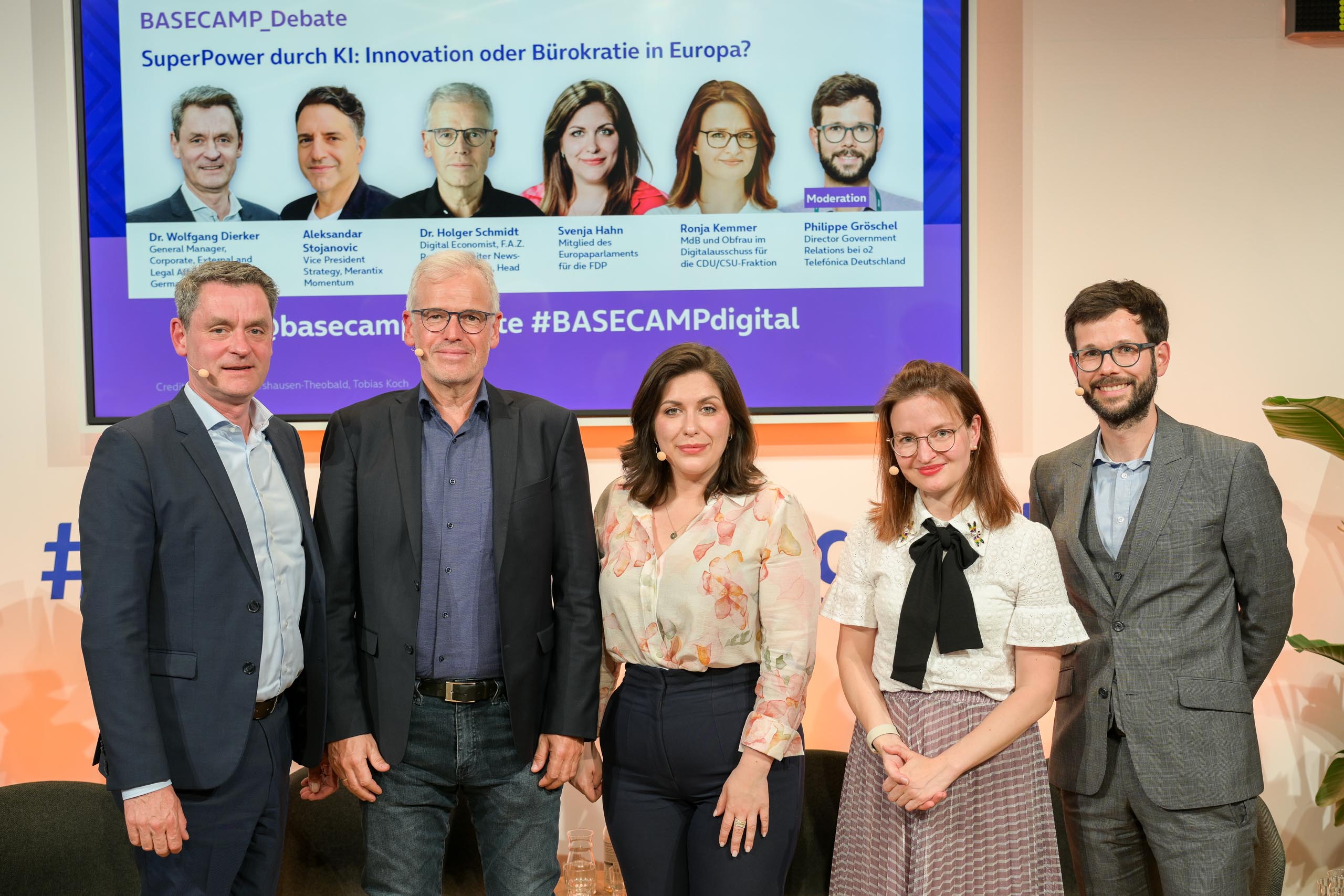 v.l.n.r. Dr. Wolfgang Dierker, Dr. Holger Schmidt, Svenja Hahn, Ronja Kemmer, Philippe Gröschel | Foto: Henrik Andree